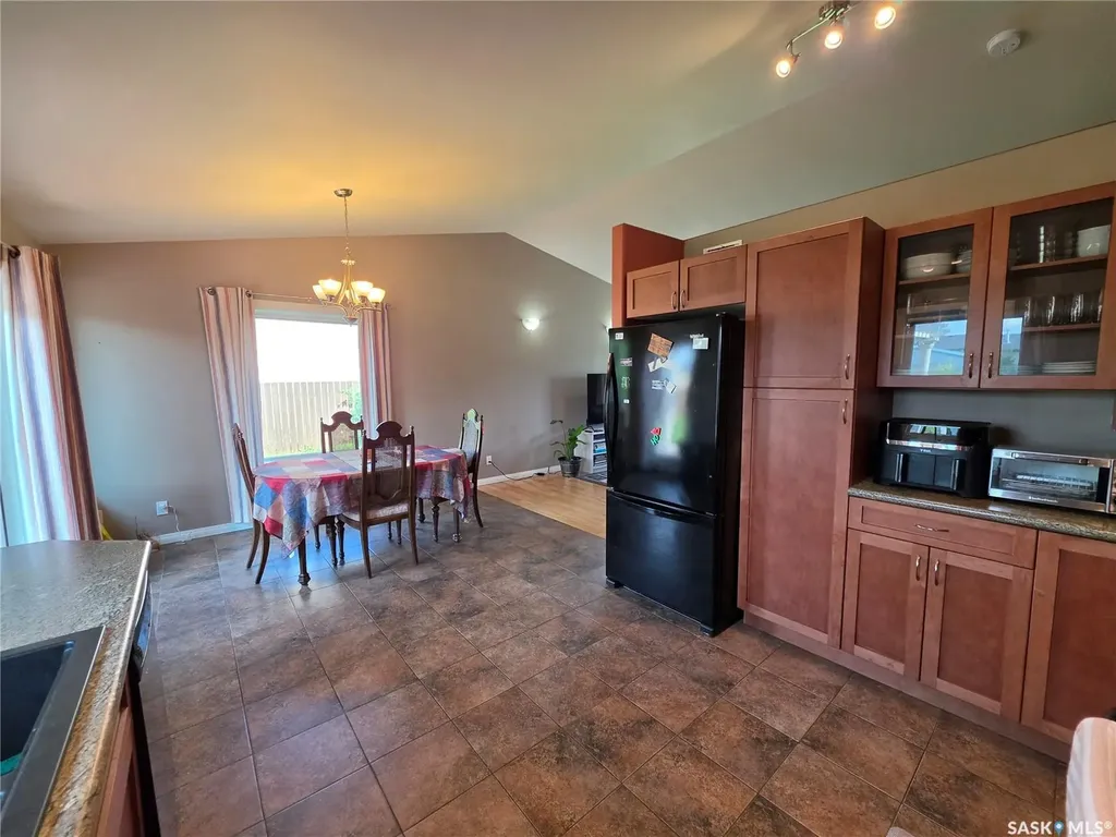 612 7th Avenue W Meadow Lake SK S9X 1B1