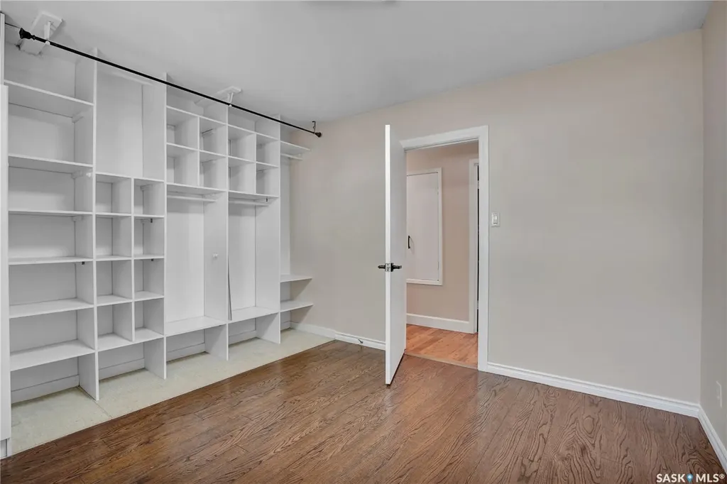 2406 Preston Avenue S Saskatoon SK S7J 2G4