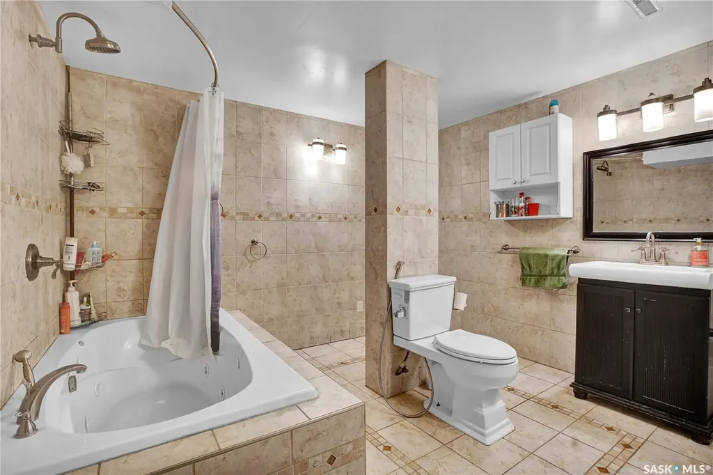 2406 Preston Avenue S Saskatoon SK S7J 2G4