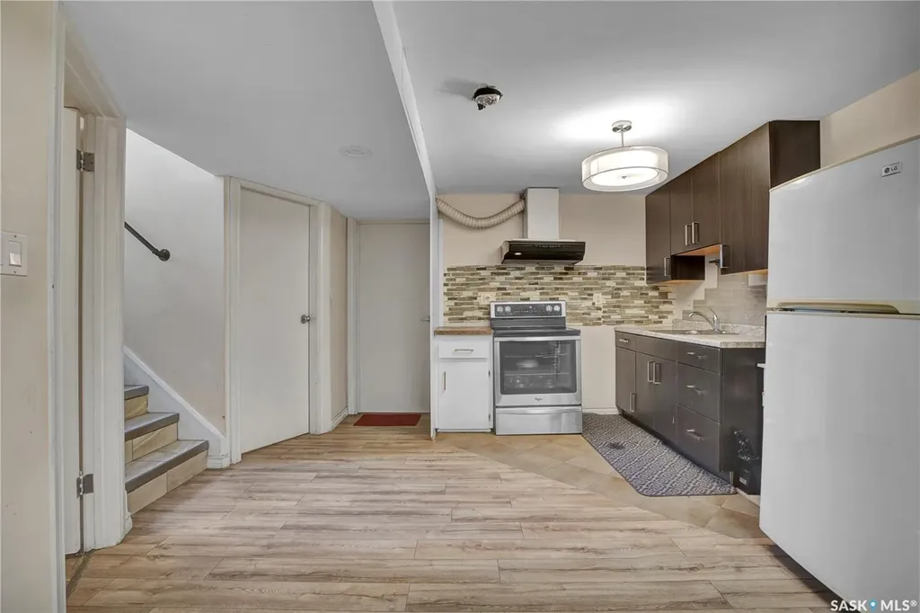 2406 Preston Avenue S Saskatoon SK S7J 2G4