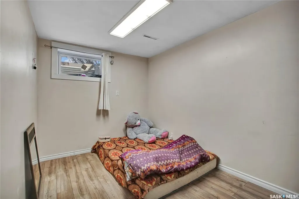 2406 Preston Avenue S Saskatoon SK S7J 2G4