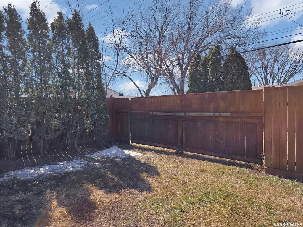 2406 Preston Avenue S Saskatoon SK S7J 2G4