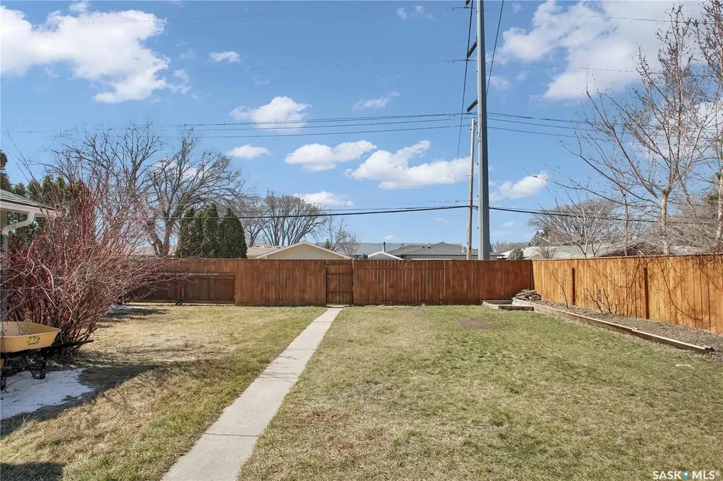 2406 Preston Avenue S Saskatoon SK S7J 2G4