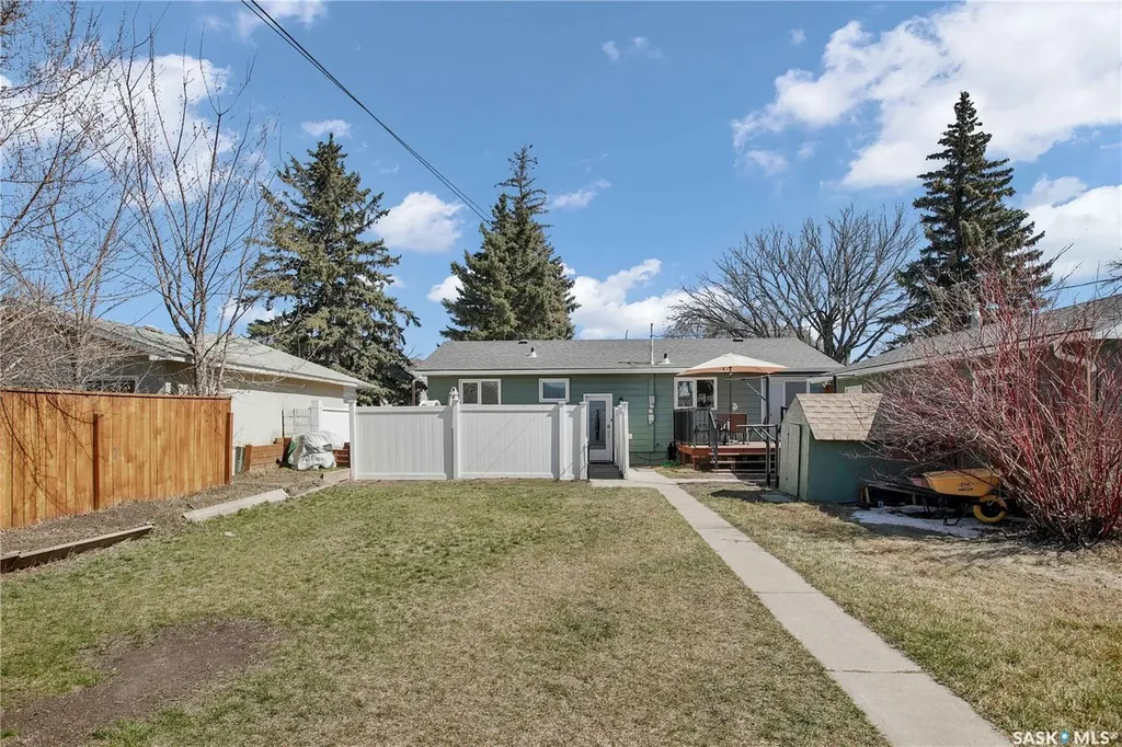 2406 Preston Avenue S Saskatoon SK S7J 2G4