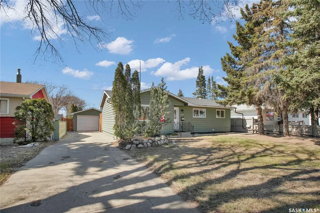 2406 Preston Avenue S Saskatoon SK S7J 2G4