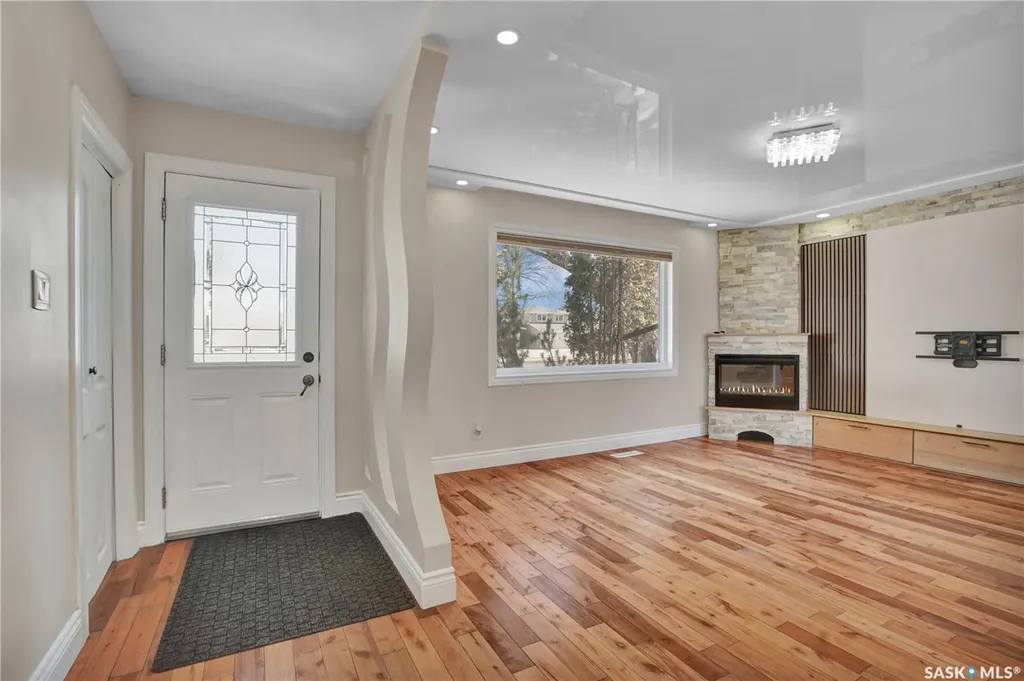 2406 Preston Avenue S Saskatoon SK S7J 2G4