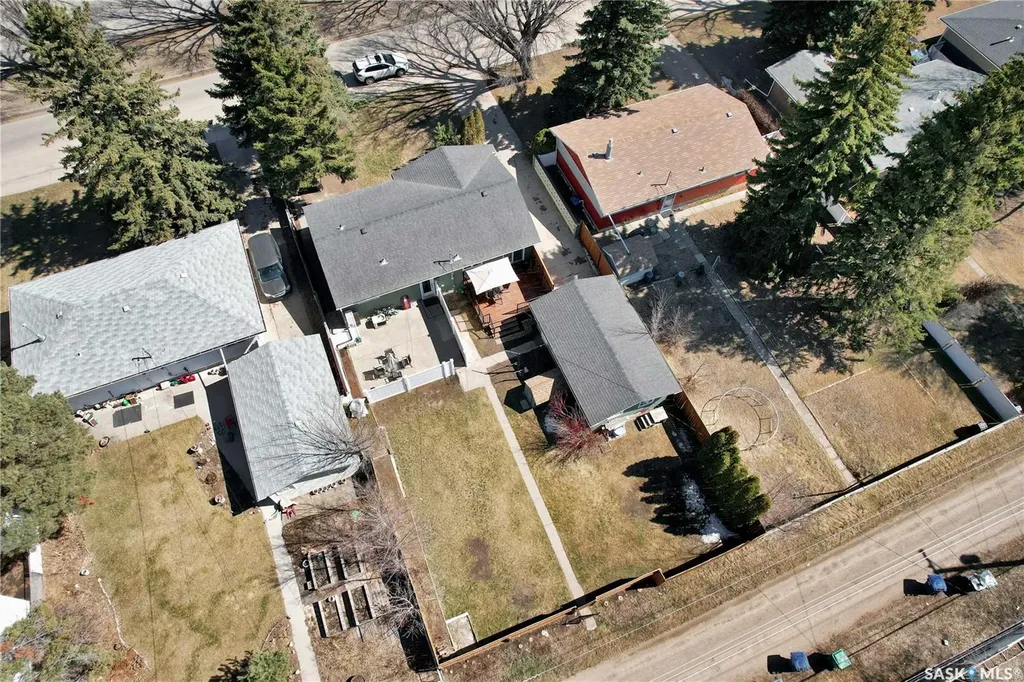 2406 Preston Avenue S Saskatoon SK S7J 2G4