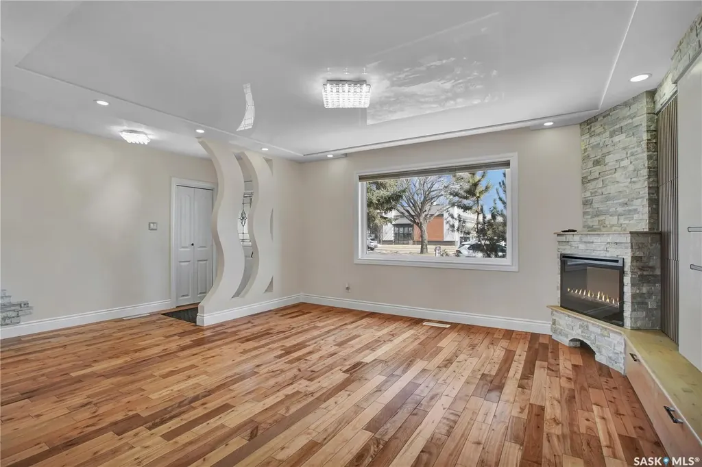 2406 Preston Avenue S Saskatoon SK S7J 2G4
