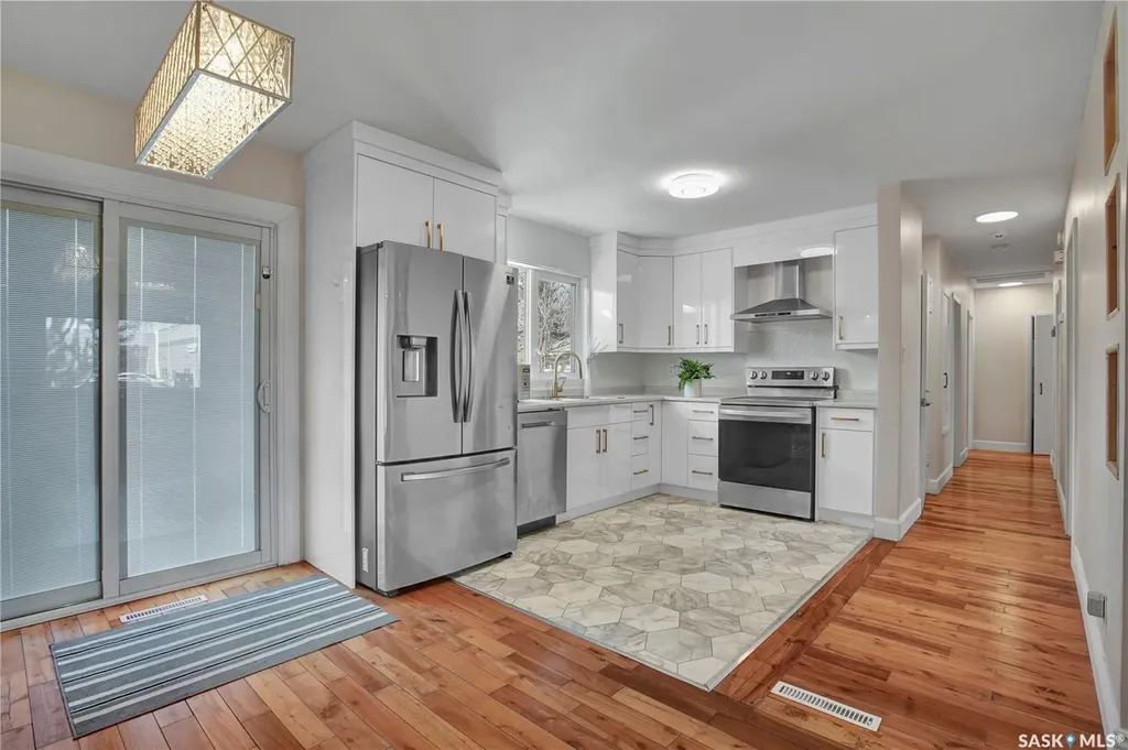 2406 Preston Avenue S Saskatoon SK S7J 2G4