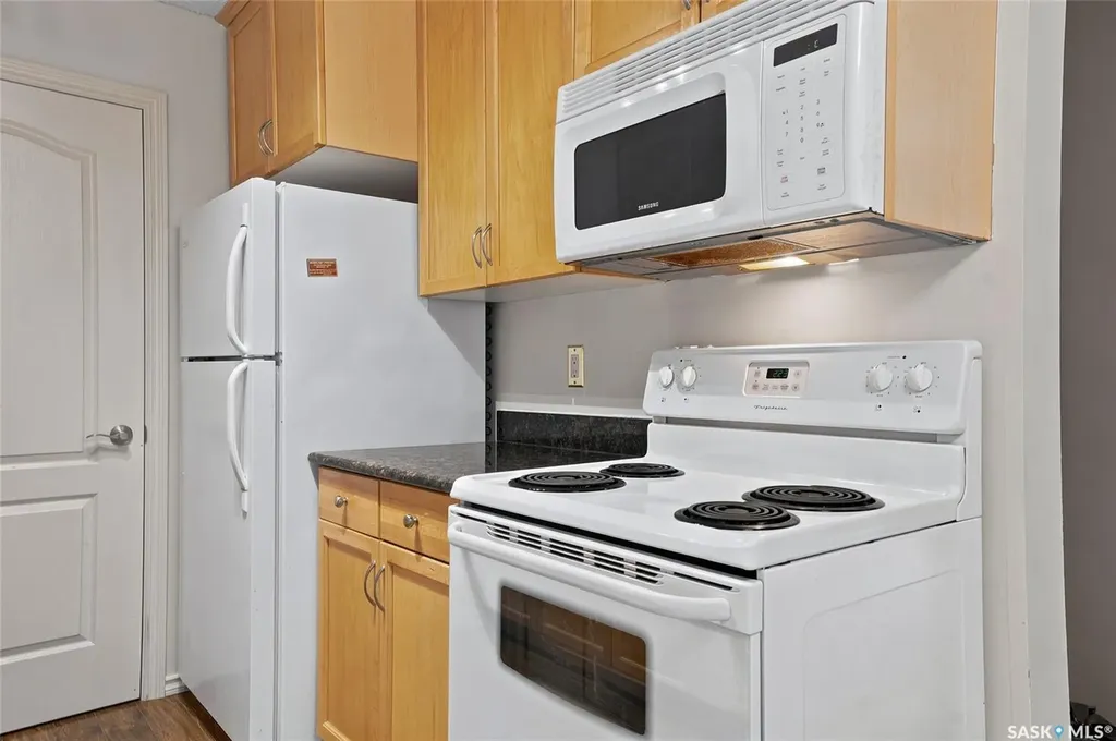 1121 Mckercher Drive Saskatoon SK S7H 5B8