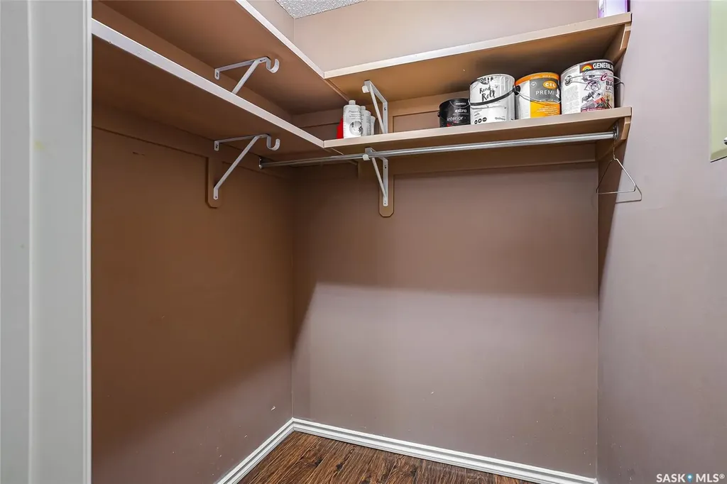 1121 Mckercher Drive Saskatoon SK S7H 5B8