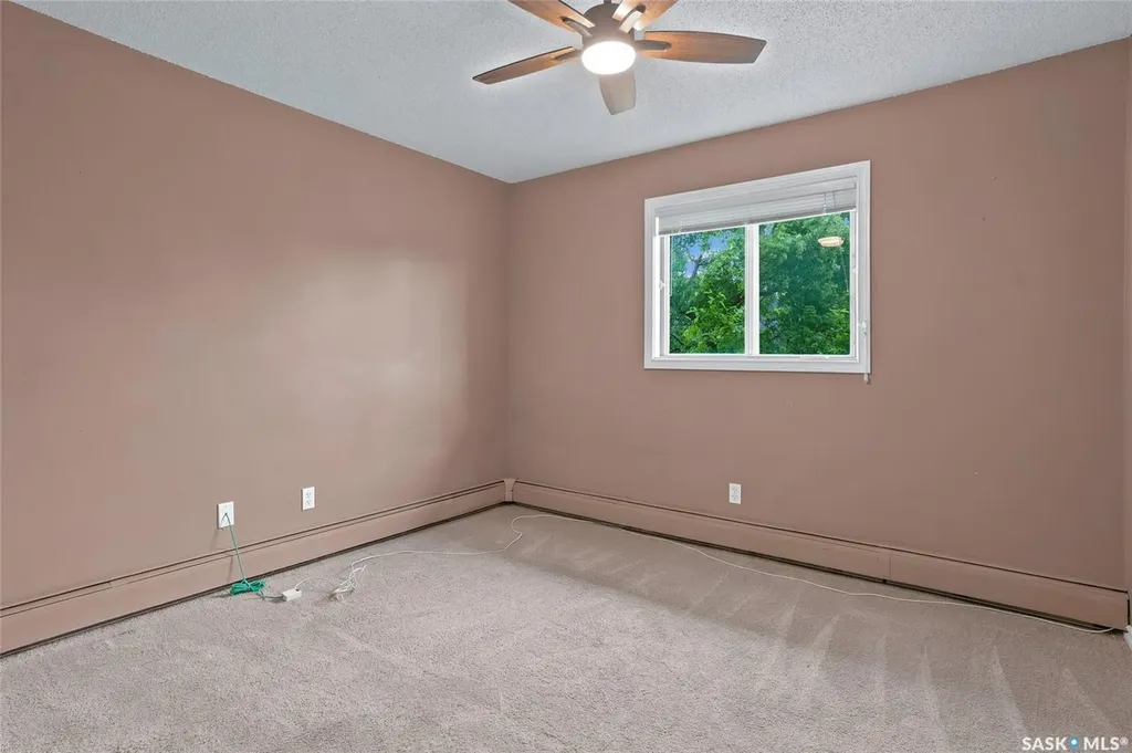 1121 Mckercher Drive Saskatoon SK S7H 5B8