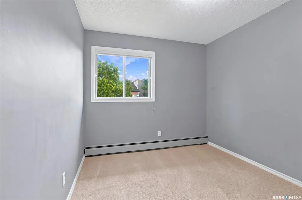 1121 Mckercher Drive Saskatoon SK S7H 5B8