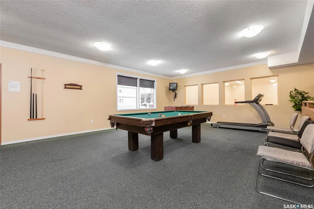 1121 Mckercher Drive Saskatoon SK S7H 5B8