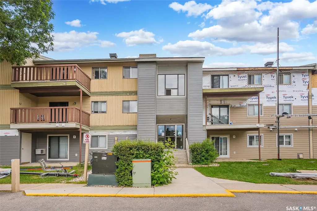 1121 Mckercher Drive Saskatoon SK S7H 5B8