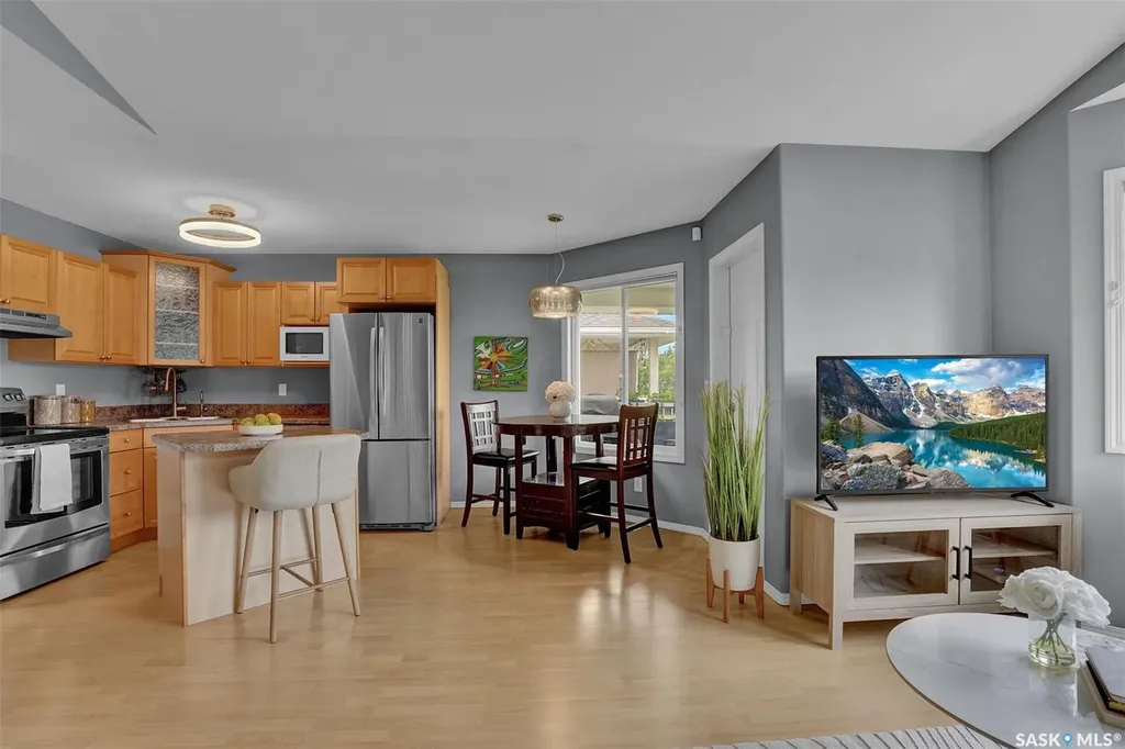 1043 Birchwood Place Regina SK S4S 7L1
