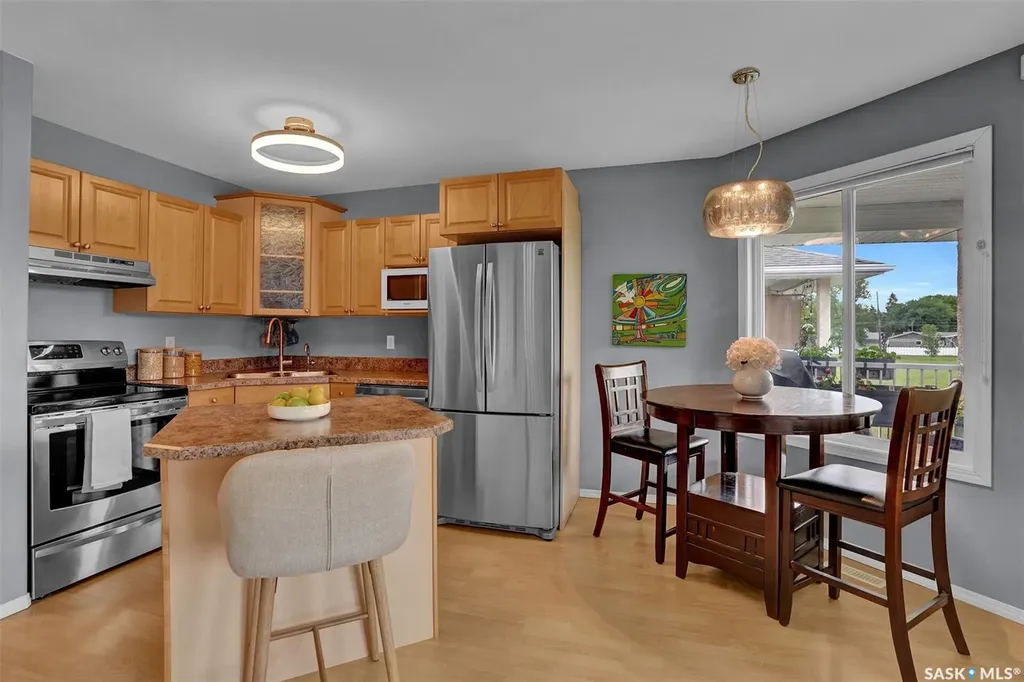 1043 Birchwood Place Regina SK S4S 7L1