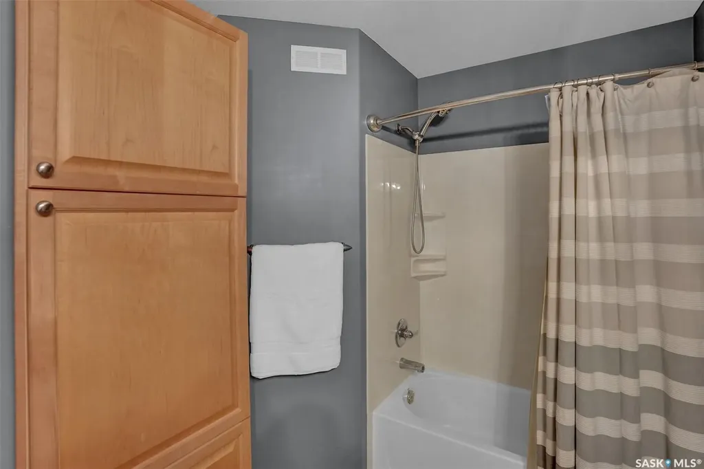 1043 Birchwood Place Regina SK S4S 7L1