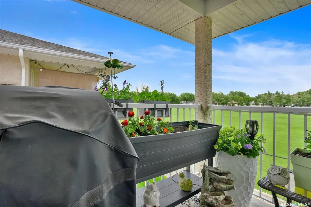 1043 Birchwood Place Regina SK S4S 7L1
