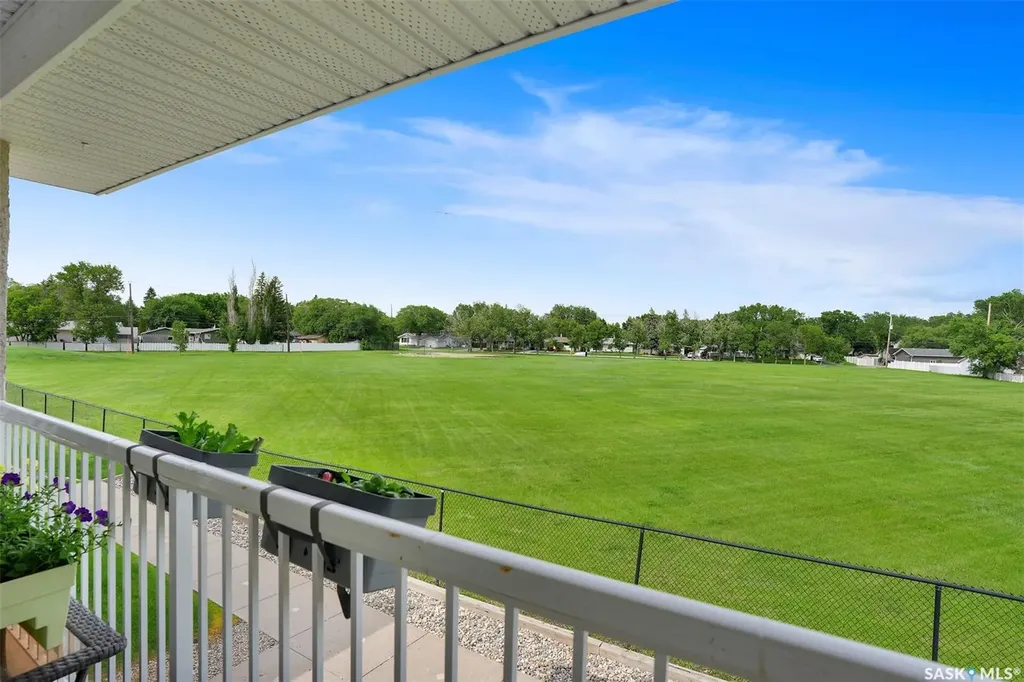 1043 Birchwood Place Regina SK S4S 7L1