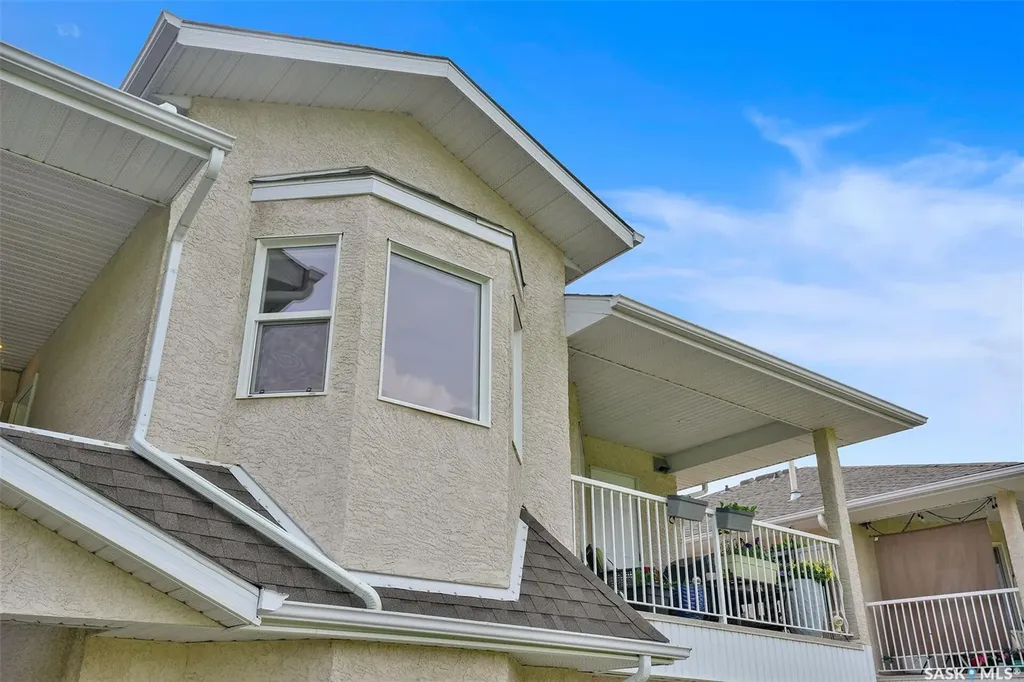 1043 Birchwood Place Regina SK S4S 7L1