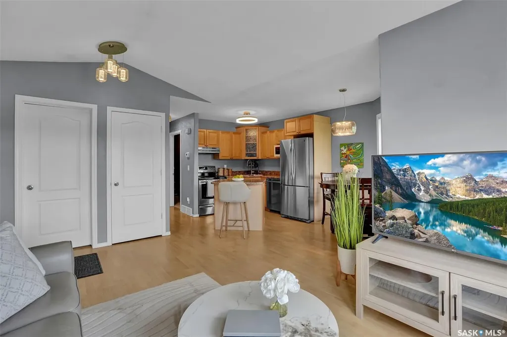1043 Birchwood Place Regina SK S4S 7L1