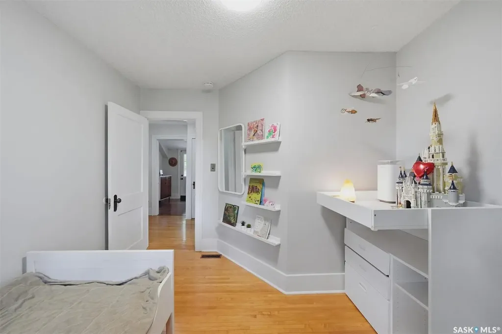 713 Melrose Avenue Saskatoon SK S7N 0Y6