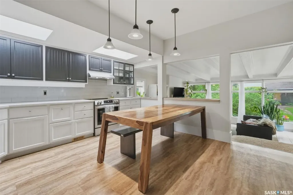 713 Melrose Avenue Saskatoon SK S7N 0Y6