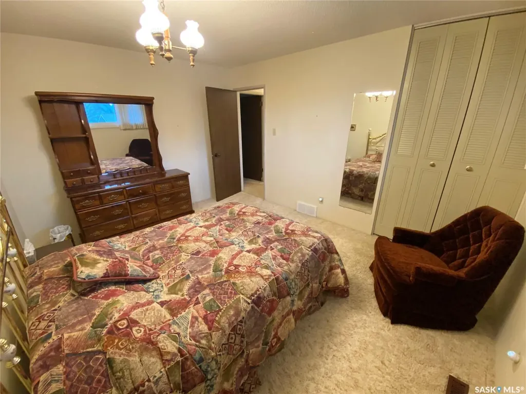 348 Wellington Park Road Yorkton SK S3N 3B7