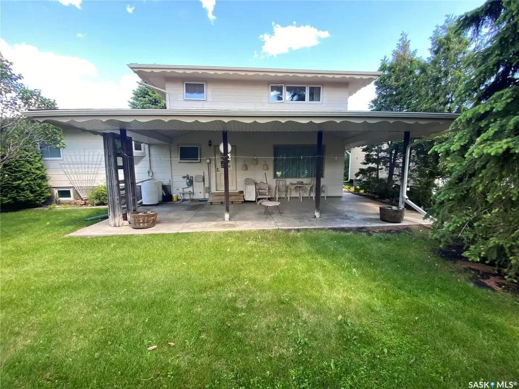 348 Wellington Park Road Yorkton SK S3N 3B7