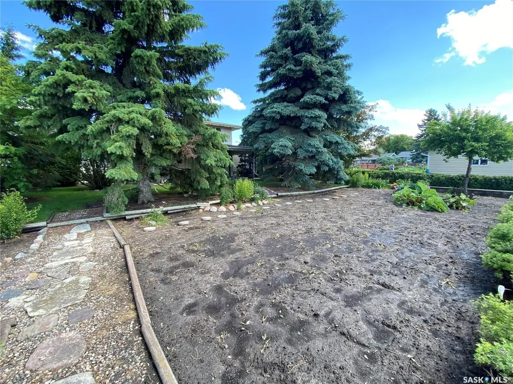348 Wellington Park Road Yorkton SK S3N 3B7