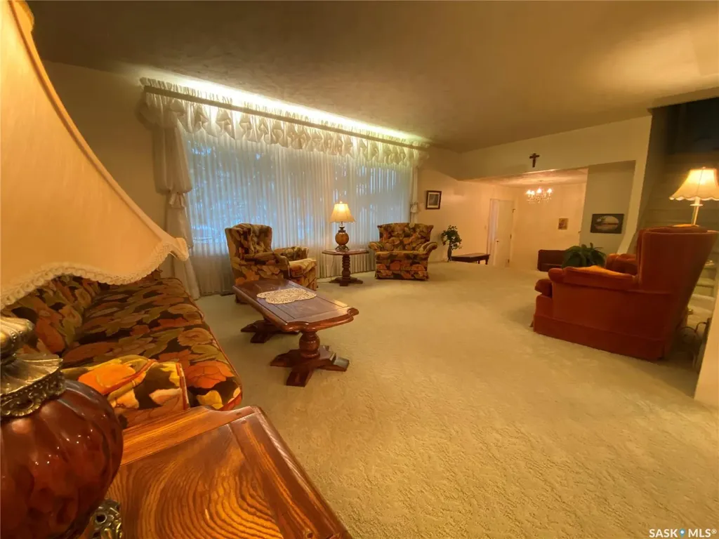 348 Wellington Park Road Yorkton SK S3N 3B7