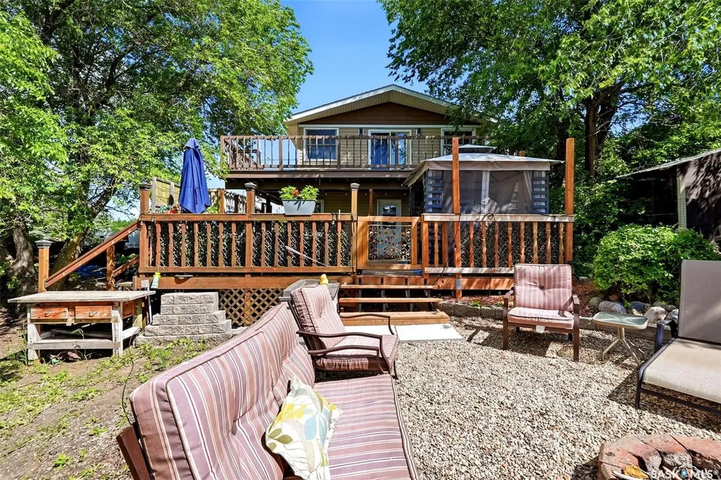 213 Grove Avenue Saskatchewan Beach SK S0G 4L0