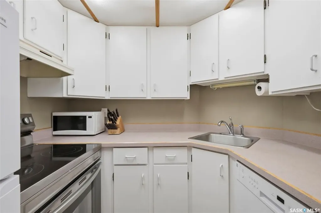 114 Clarence Avenue S Saskatoon SK S7N 1H1