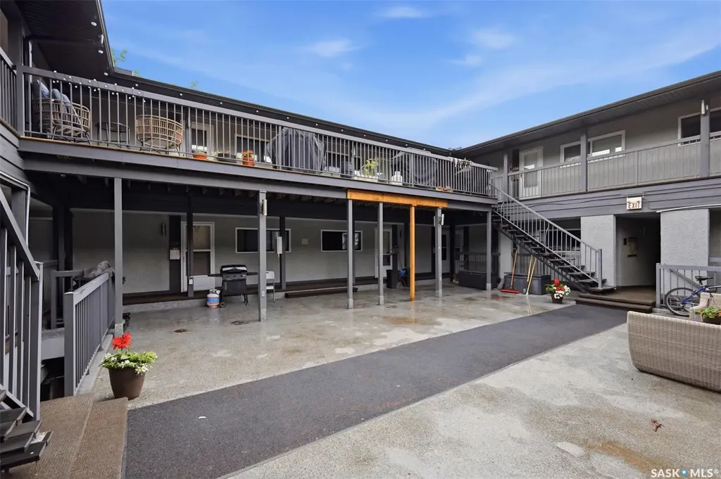 114 Clarence Avenue S Saskatoon SK S7N 1H1