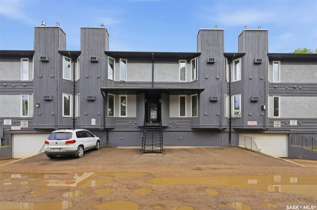114 Clarence Avenue S Saskatoon SK S7N 1H1