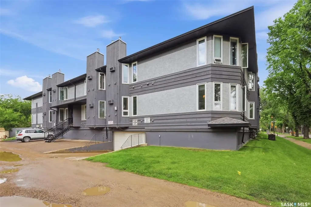 114 Clarence Avenue S Saskatoon SK S7N 1H1