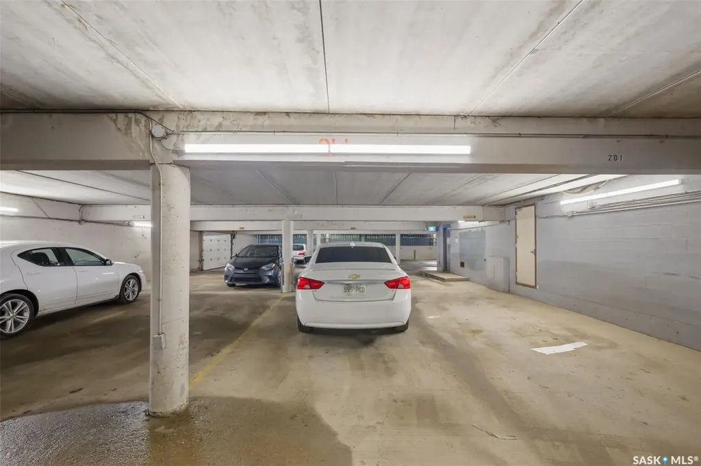 114 Clarence Avenue S Saskatoon SK S7N 1H1