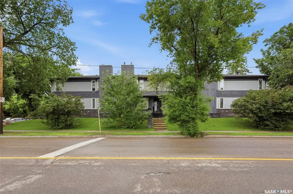 114 Clarence Avenue S Saskatoon SK S7N 1H1