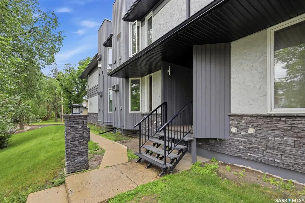 114 Clarence Avenue S Saskatoon SK S7N 1H1