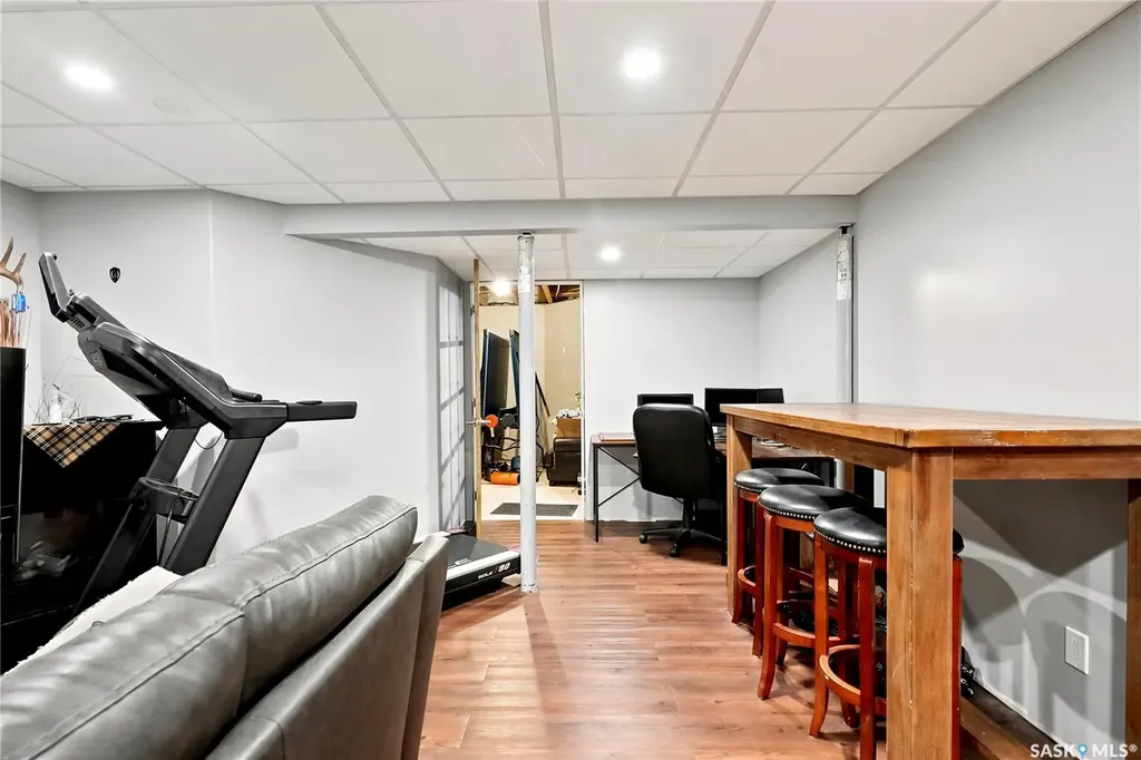415 Lynd Crescent Saskatoon SK S7T 0C2
