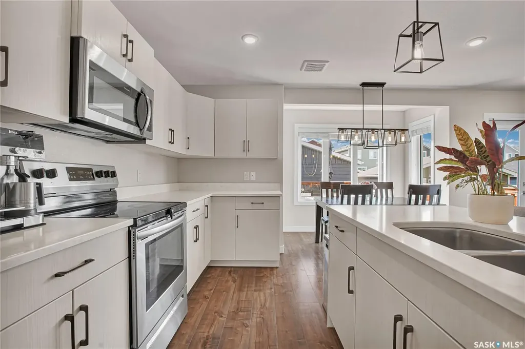 155 Stilling Mews Saskatoon SK S7V 0P3