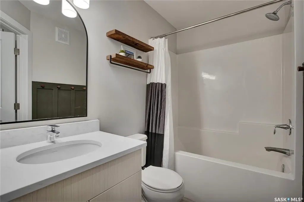 155 Stilling Mews Saskatoon SK S7V 0P3