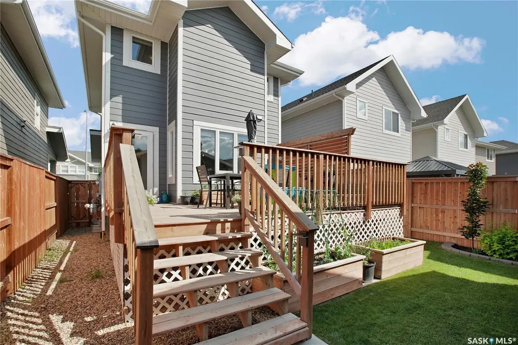 155 Stilling Mews Saskatoon SK S7V 0P3