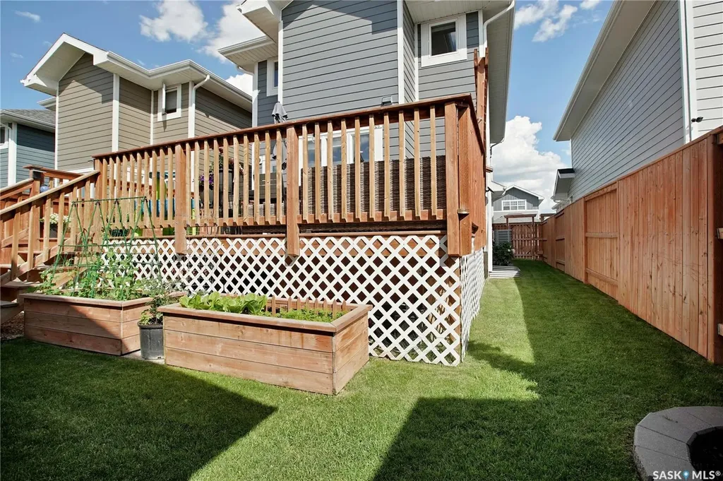 155 Stilling Mews Saskatoon SK S7V 0P3