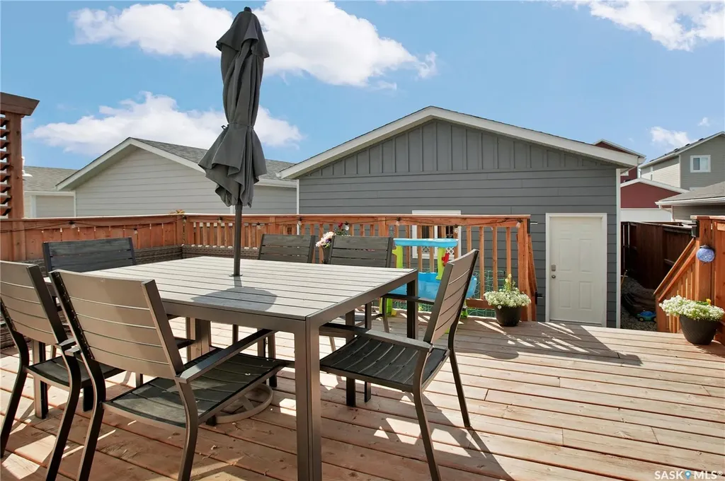 155 Stilling Mews Saskatoon SK S7V 0P3