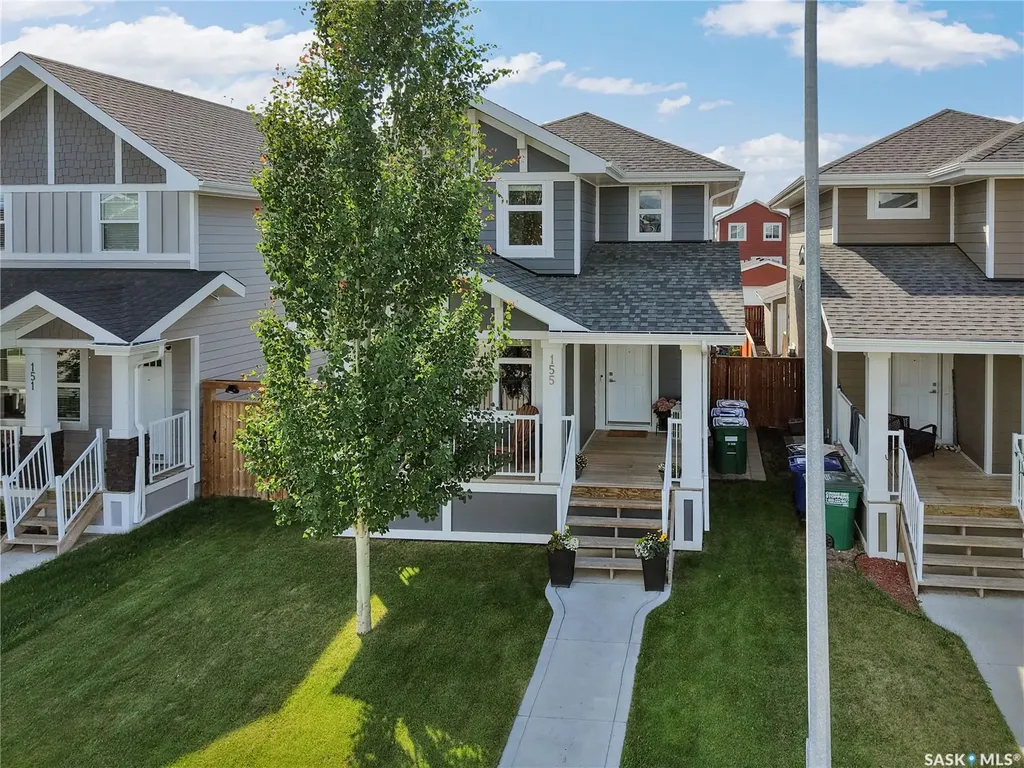 155 Stilling Mews Saskatoon SK S7V 0P3