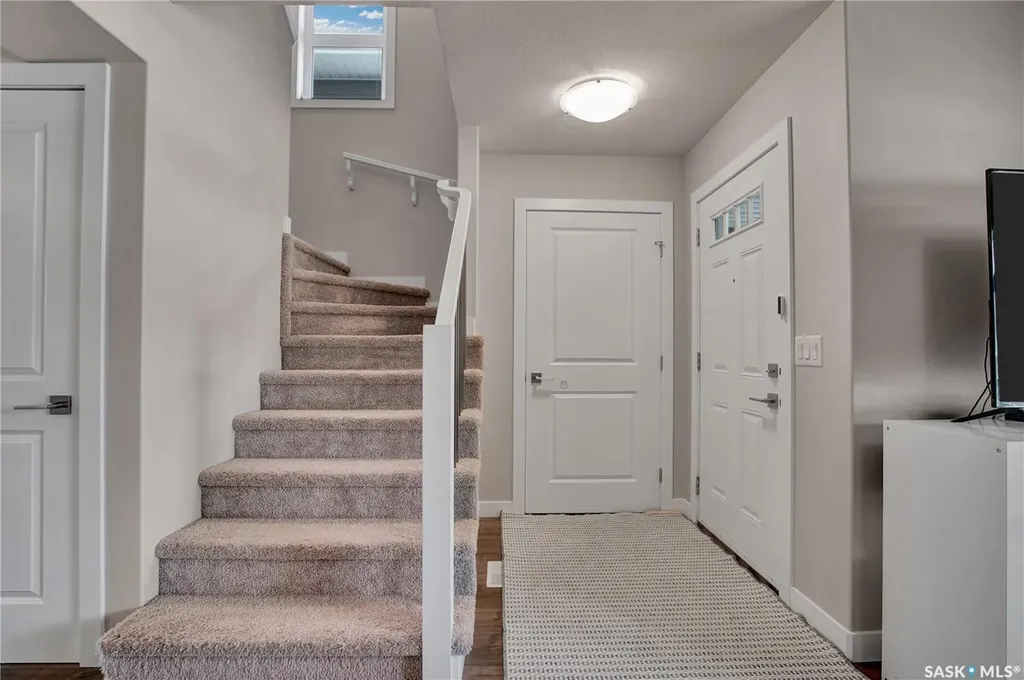 155 Stilling Mews Saskatoon SK S7V 0P3