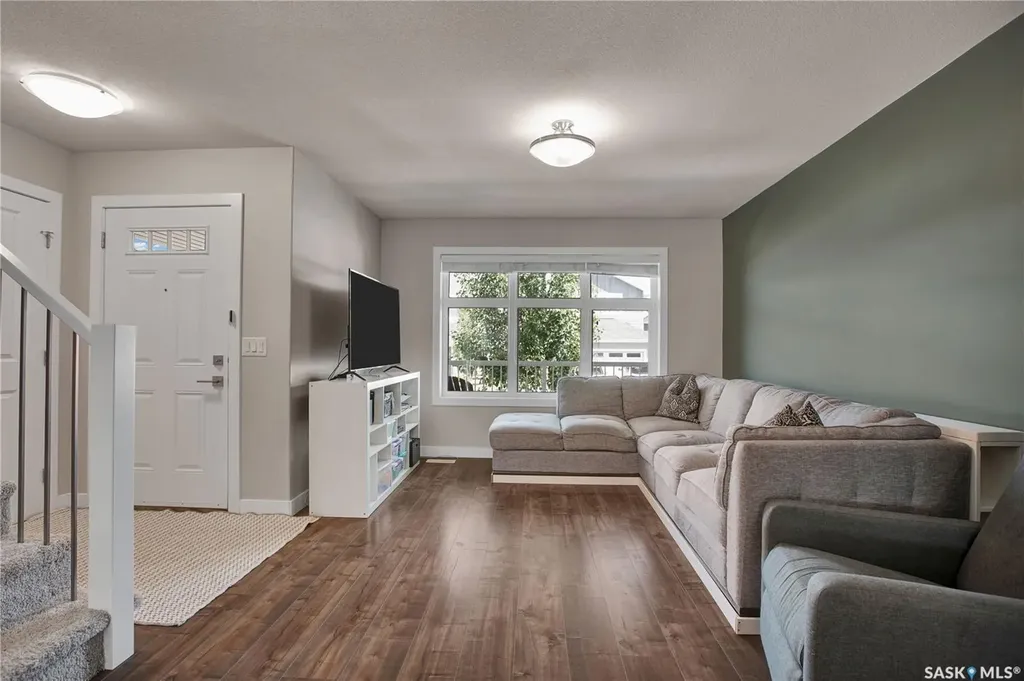 155 Stilling Mews Saskatoon SK S7V 0P3