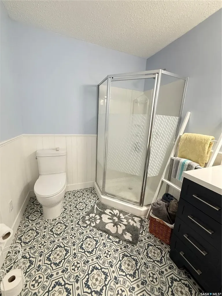 615 Windsor Street Weyburn SK S4H 0X1